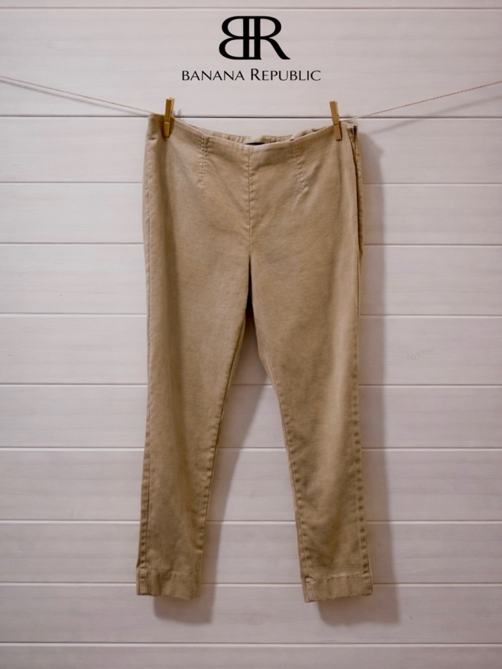 BANANA REPUBLIC – Beige Cropped Pants Size 14